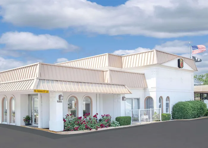 Super 8 By Wyndham Morton Grove/Chicago