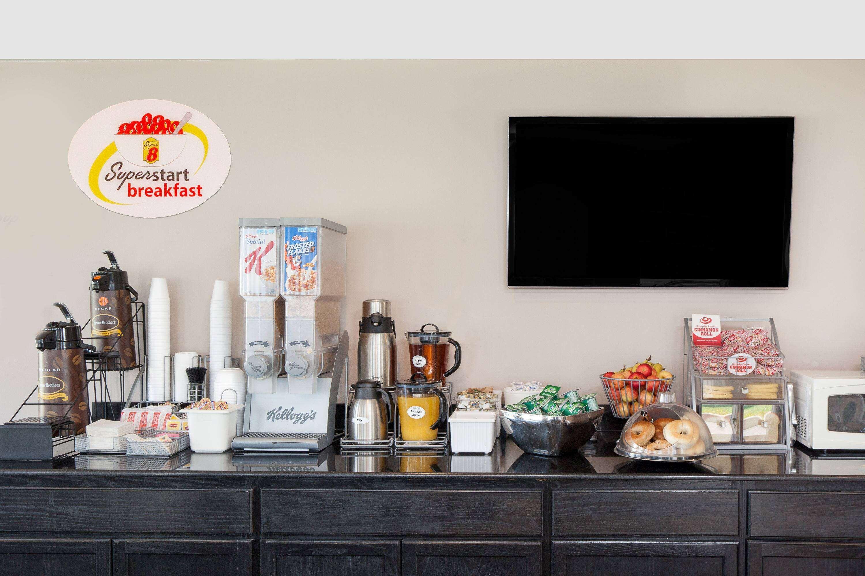 Super 8 By Wyndham Morton Grove/chicago Hotel